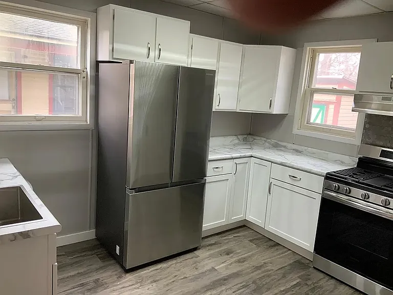 708 W Walnut St #2 — Photo 6
