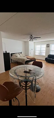 Rented by Mega Suite Realty | media 2