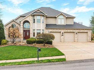 102 Averys Way, Cranberry Township, PA 16066