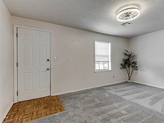 4th image of 4608 N Mueller Ave