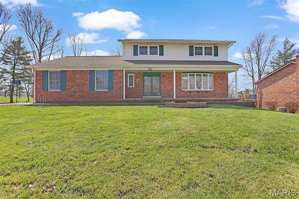1606 Fairway Dr photo 1