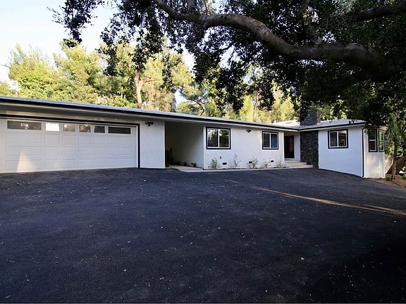 2nd image of 10620 Johanna Ave