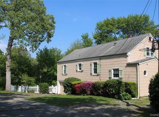 2 Hemlock Court, Bay Shore, NY 11706