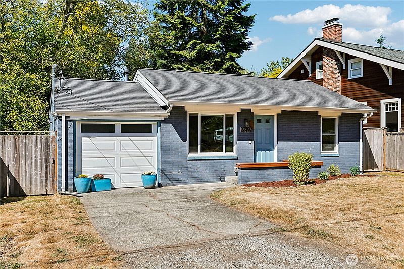 2nd image of 9227 Palatine Avenue N
