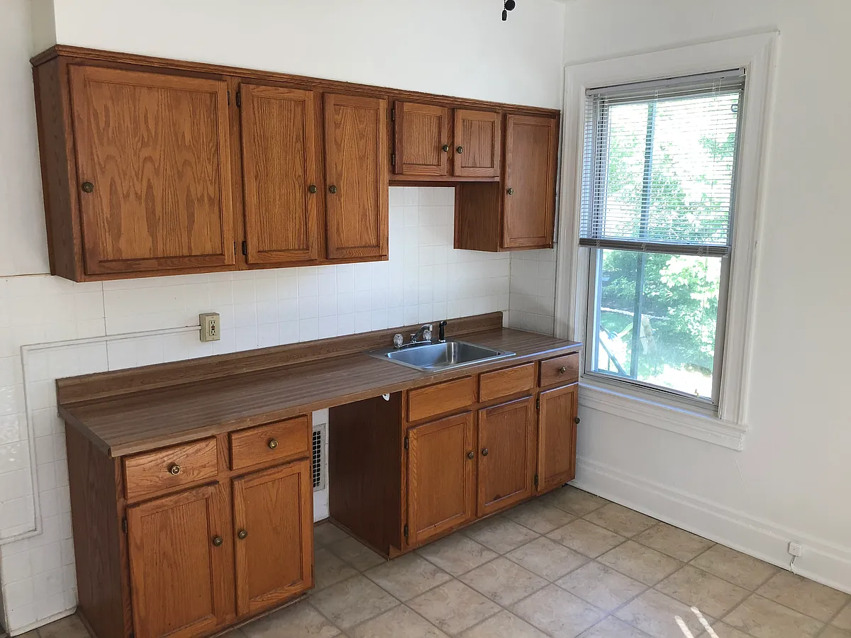 Building Photo - 137 S Bryant Ave #2