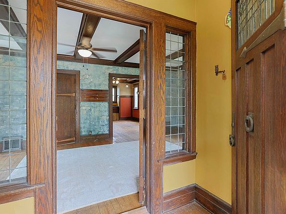 4th image of 1232 Lincoln Way E