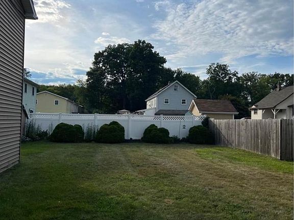 4th image of 22 Donnelly Dr #2
