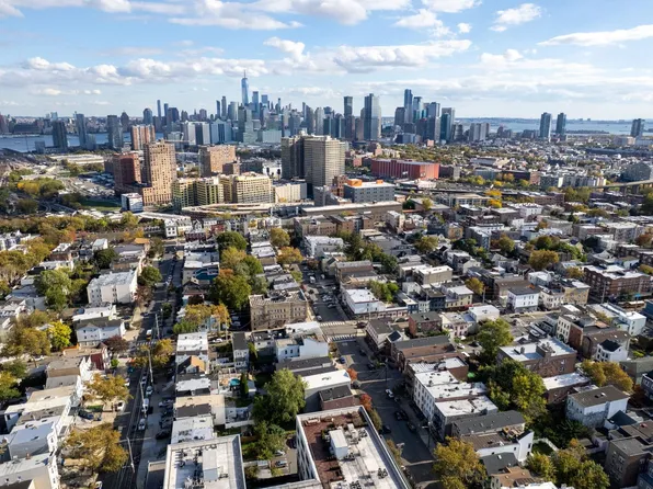 58 Laidlaw Avenue image 13 of 18