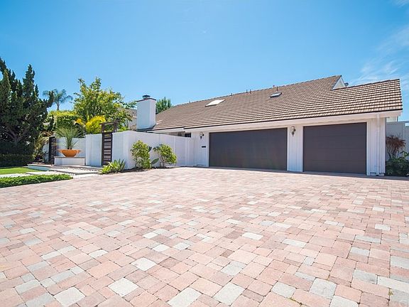 3rd image of 3093 Country Club Dr