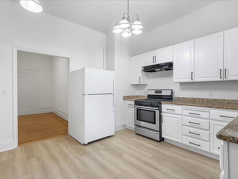 Clinton Ave 2103 — Photo 2