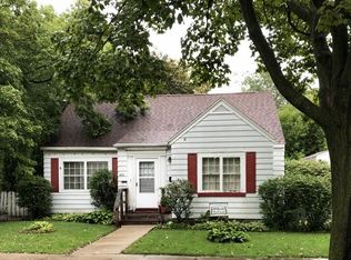 322 W Sherman St, Caro, MI 48723