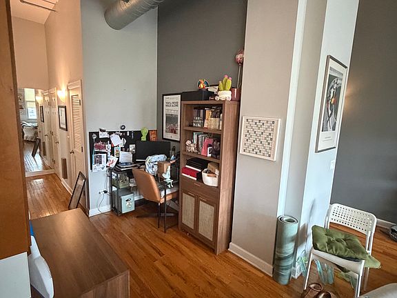 5th image of 824 W Superior St Unit 606