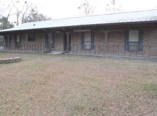 3217 Riverbend Rd, Moss Point, MS 39562