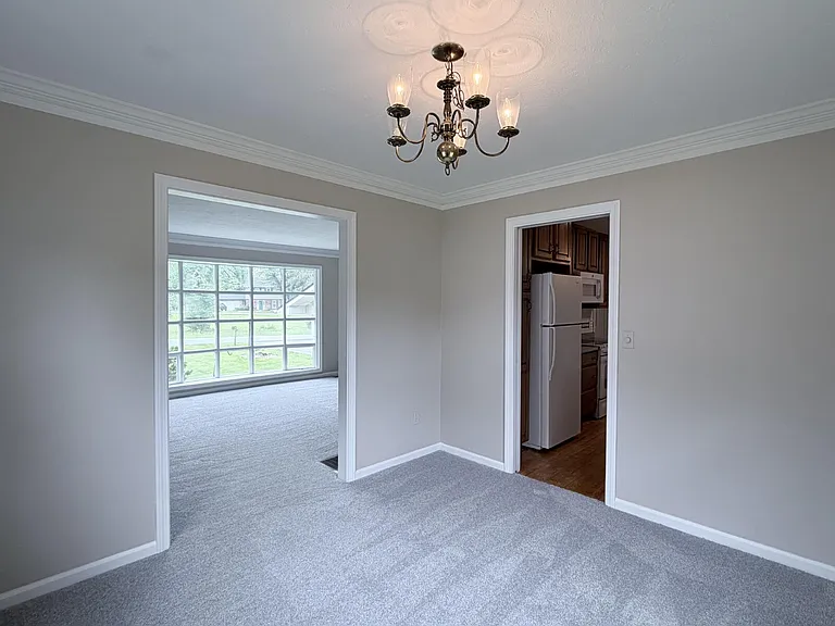 725 Wildflower Ln — Photo 10
