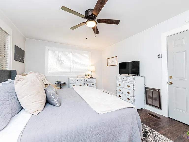 1304 Georgia Ave — Photo 18