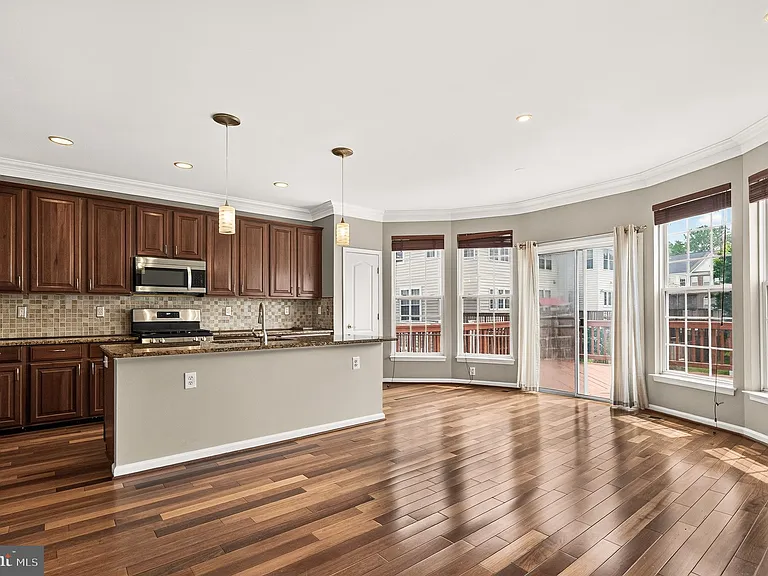 6805 Oregano Ln — Photo 23
