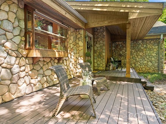 4th image of 292 Point Carpenter Rd