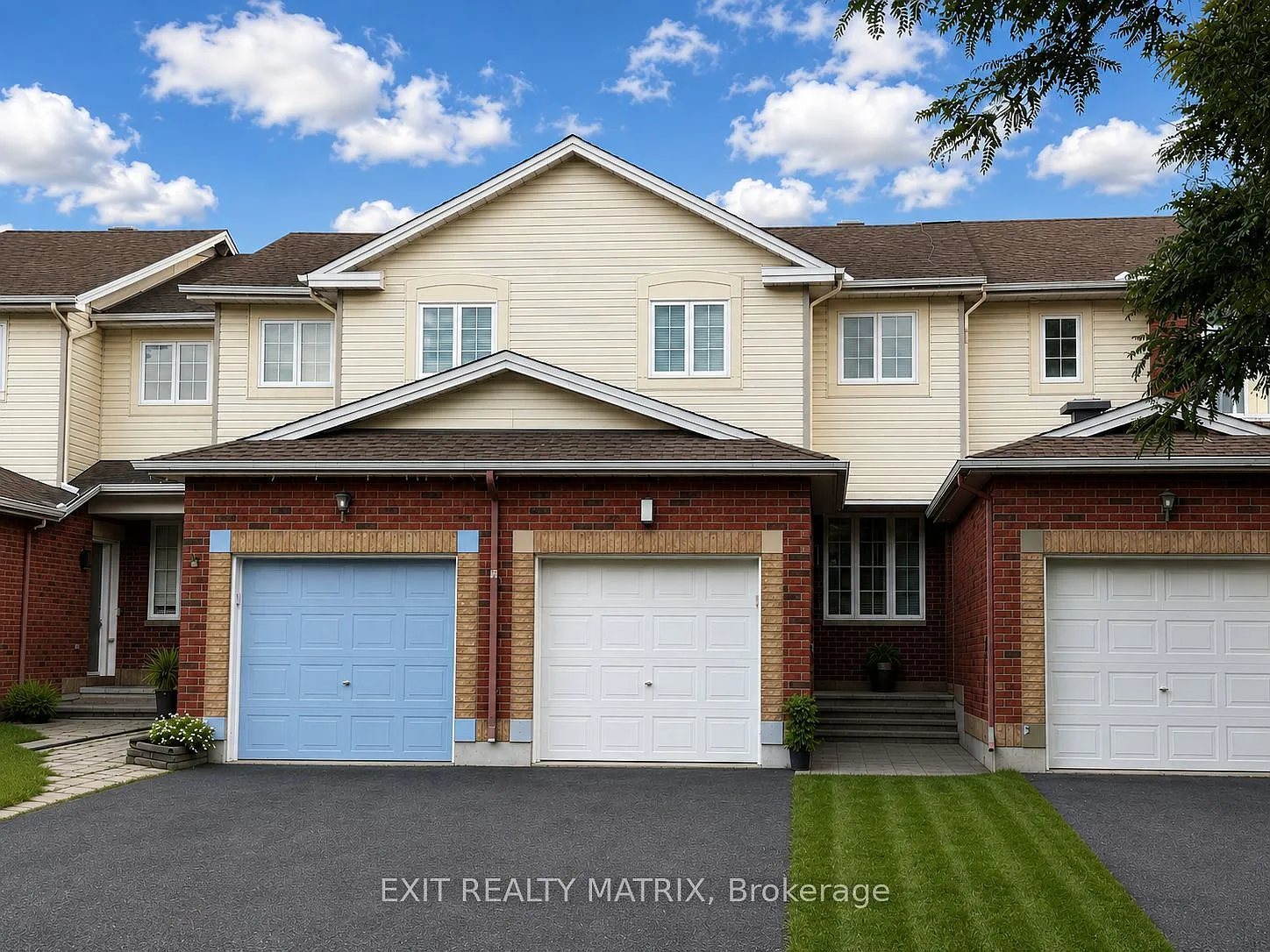 3 bed, $2,700 — Photo 1