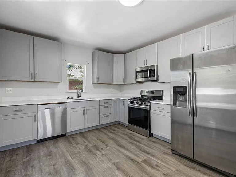 4759 Pearl St — Photo 2