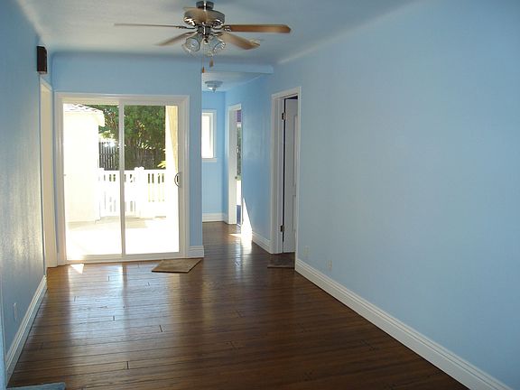 Darkwood dinning Room, to backyard.