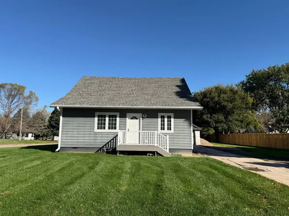 444 N 15th Ave, Broken Bow, NE 68822