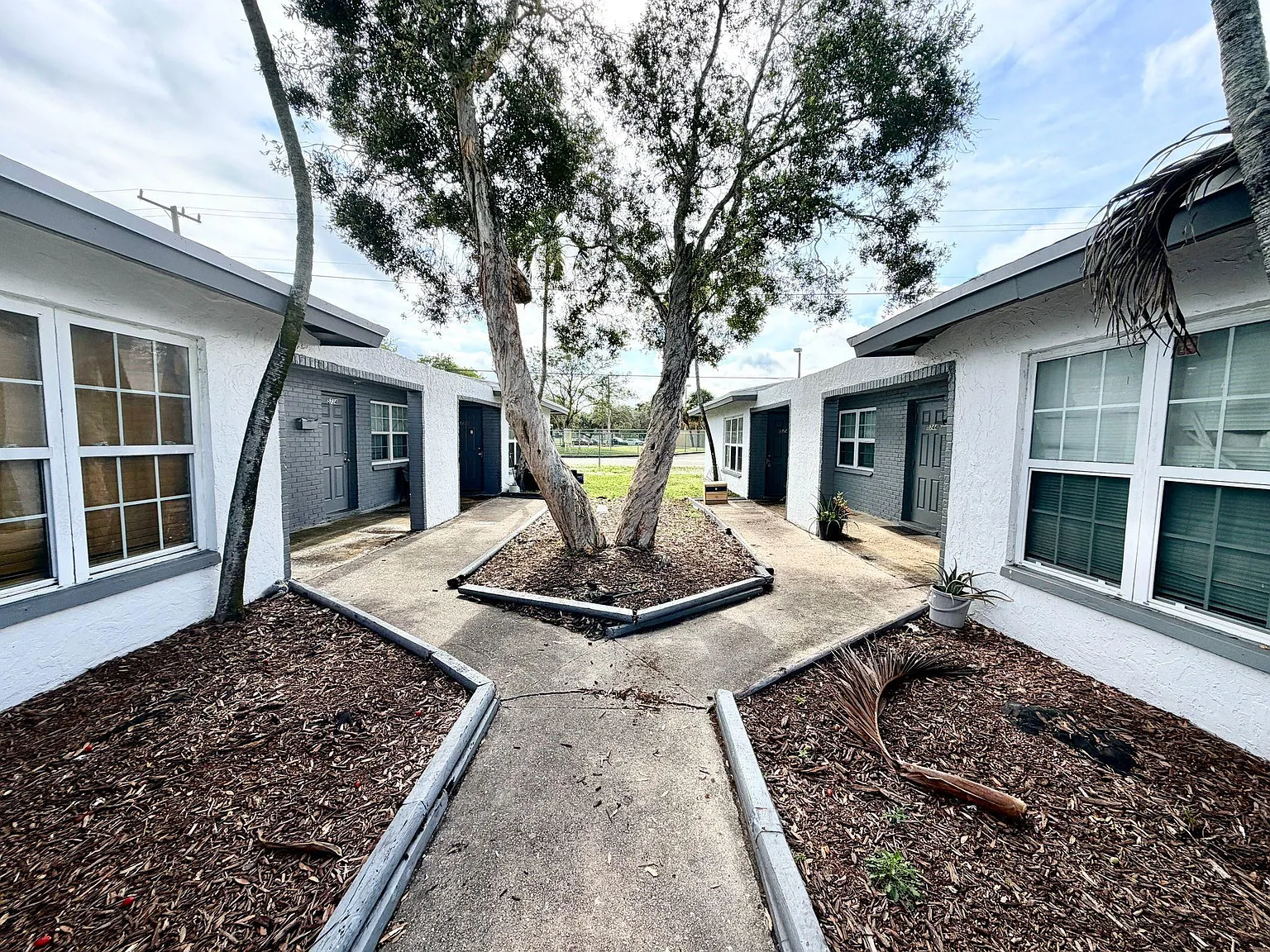 3 bed, 2.0 bath, 1200 sqft, $2,550 — Photo 1