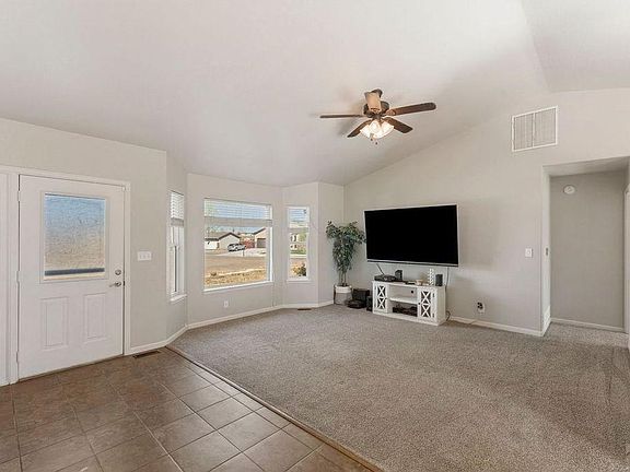 3rd image of 184 S Golfwood Cir