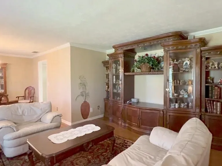 8319 Terracewood Cir — Photo 10