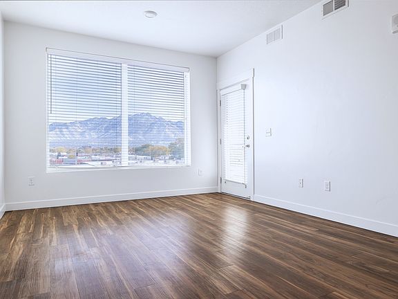 Meadowbrook_Interior-2