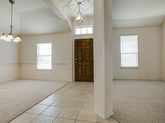 4th image of 306 Creekwood Trl