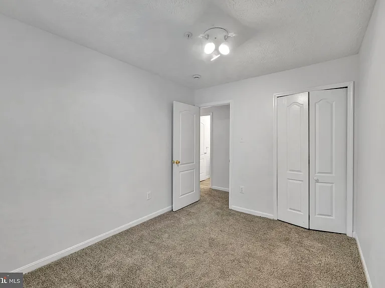 2406 Lemontree Ln — Photo 20