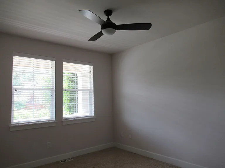 1652 SE 12th St — Photo 10