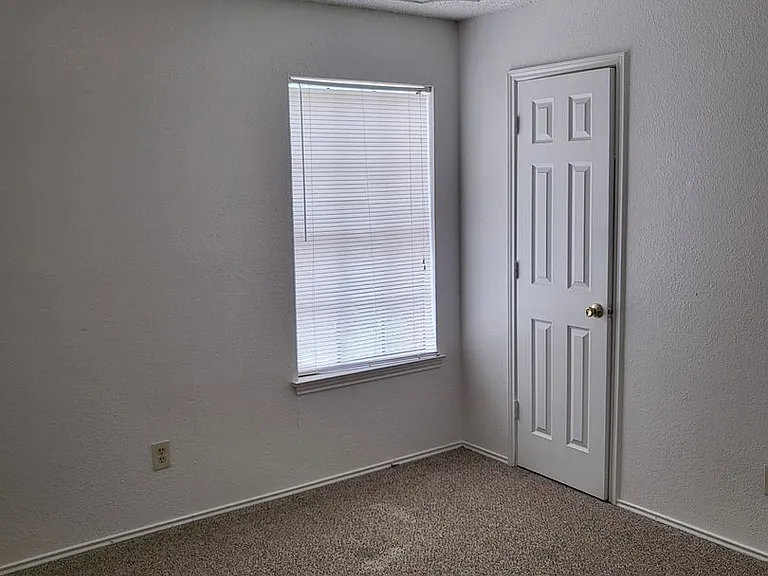 1209 Avondale Ct #C — Photo 7