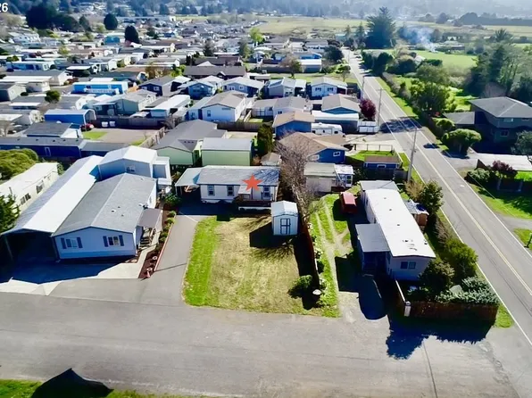 15851 Sunset Strip, Brookings, OR 97415