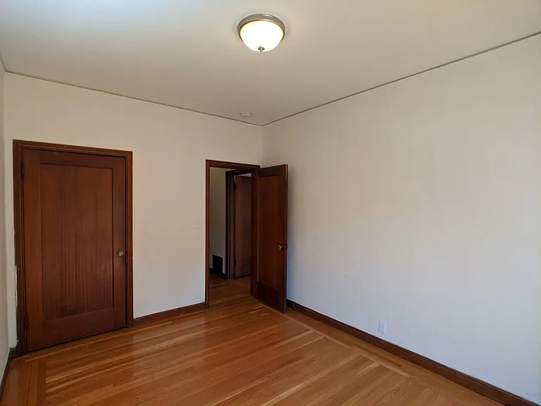 2427 Hilgard Ave — Photo 29