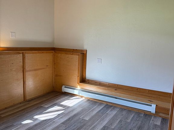3rd image of 267 1/2 Adams St