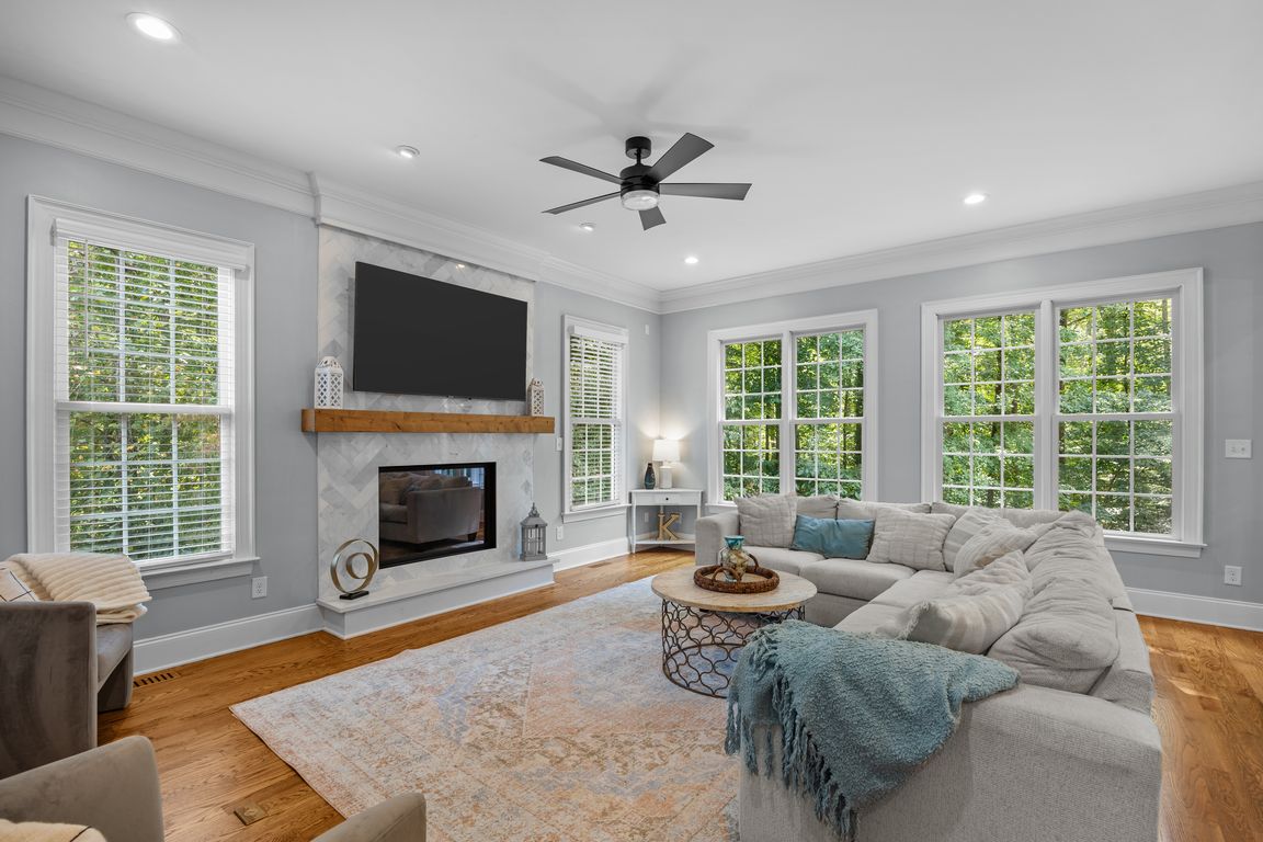 next background image