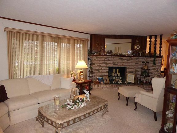 2nd image of 4270 Carthel Dr