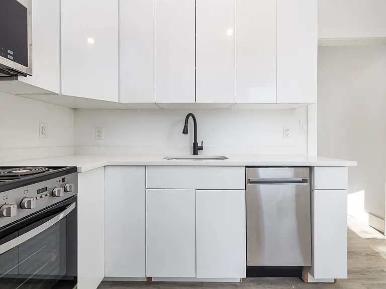 1260 Main St #204 — Photo 3