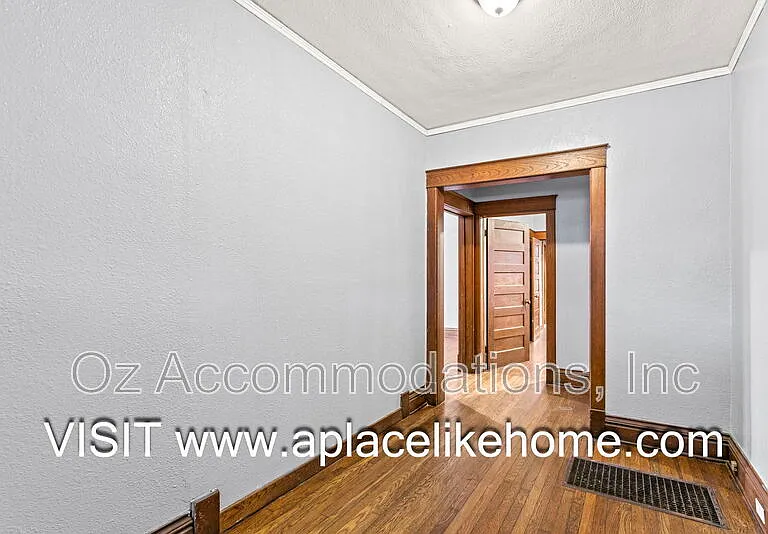 3523 Saint John Ave — Photo 21