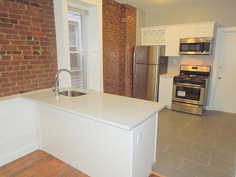 5th image of 588 East St APT 3L