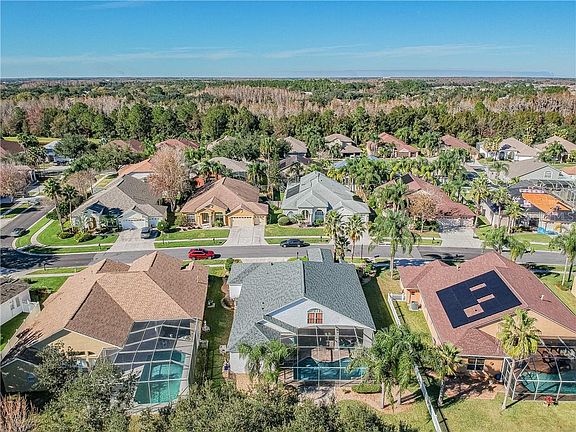 4th image of 10113 Queens Park Dr