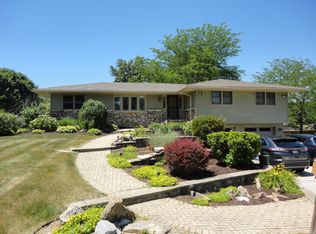 113 Redbud Ln, Morris, IL 60450