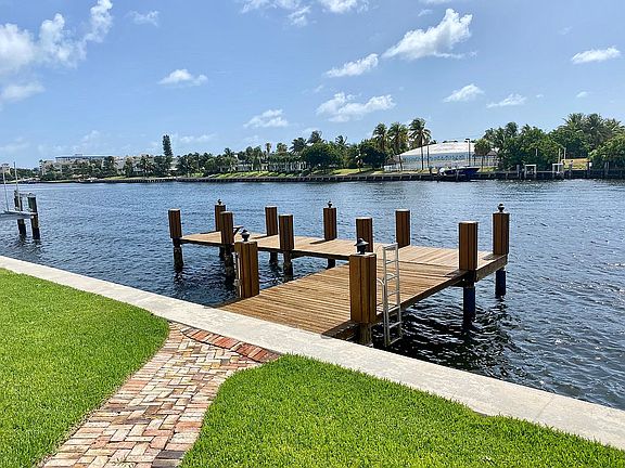 10’ wide, 26’ out & 42’ long