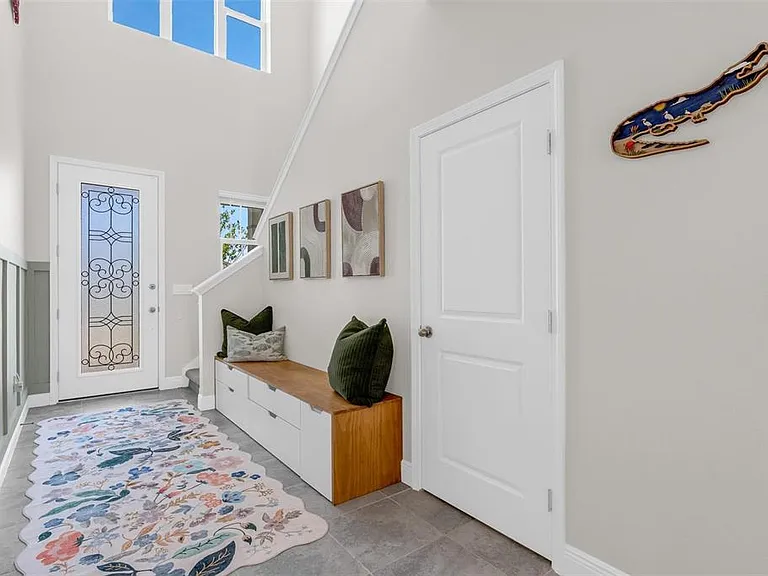 2019 Sunshine Peak Dr — Photo 2