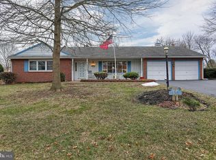 130 Sunset Dr, Carlisle, PA 17013