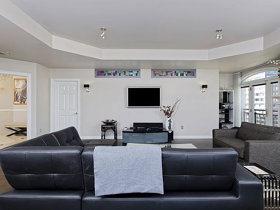 5th image of 1827 N Grant St #1000A