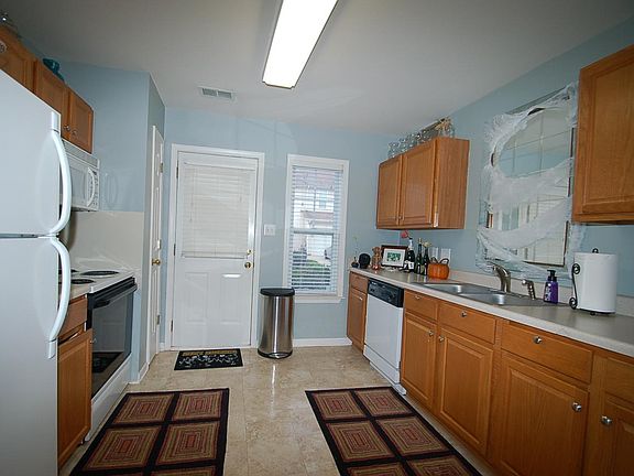 5th image of 16818 Bridgeton Ln