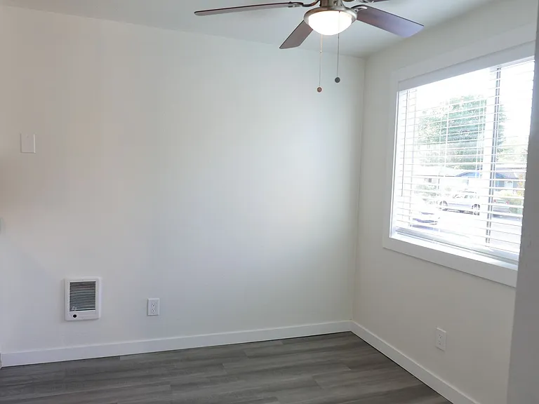Westwood Apartments ** On-site Laundry Facilities, Off-Street Parking & Private Patio or Balcony — Photo 73