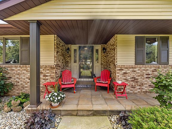 3rd image of 21842 Michelle Dr